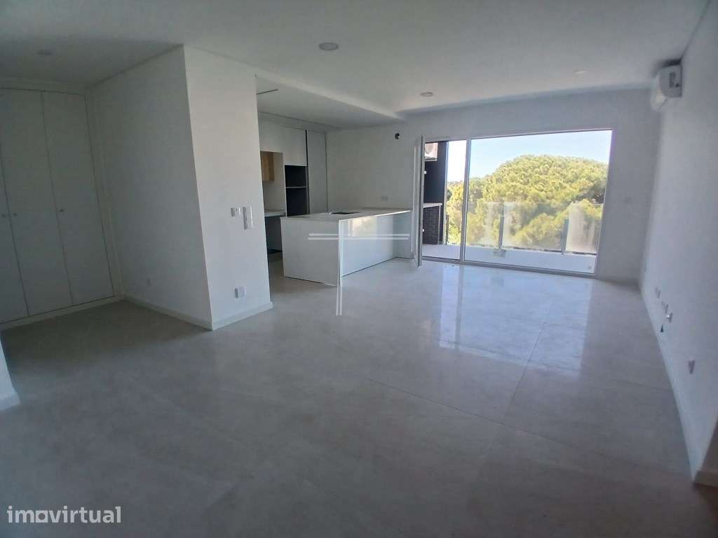 Apartamento T2, com parqueamento para 2 carros e arrecadação - Quin... - Grande imagem: 5/22
