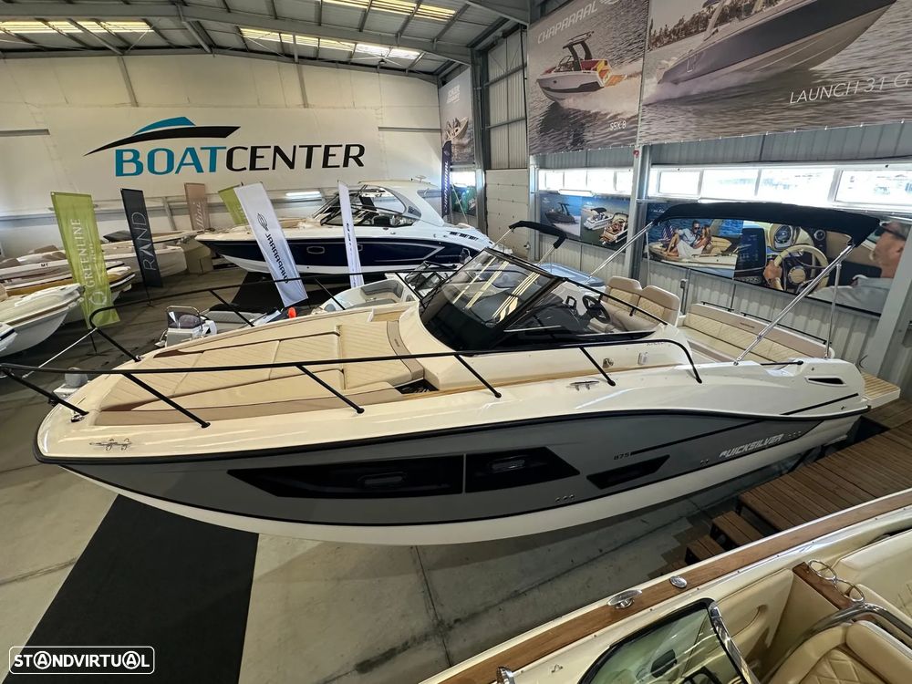 Quicksilver Activ 875 Sundeck - 5