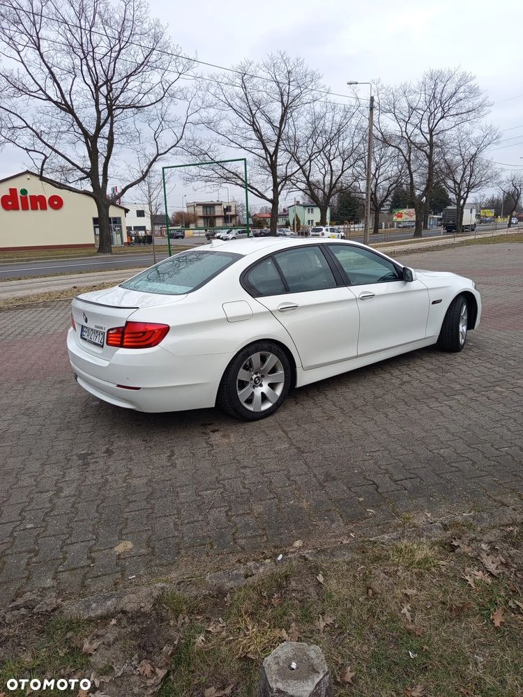 BMW Seria 5 528i - 5