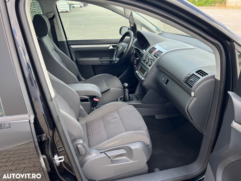Volkswagen Touran 2.0 TDI Comfortline - 11