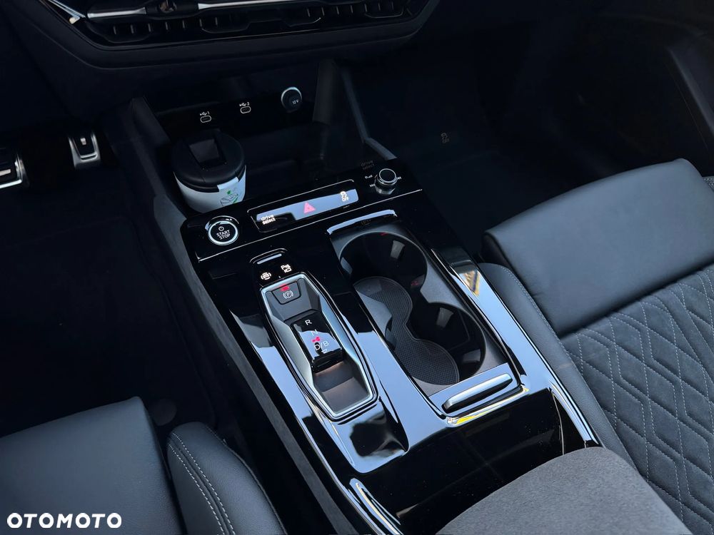 Audi Q6 e-tron - 28
