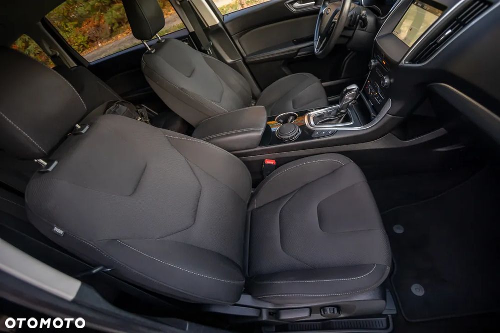 Ford S-Max 2.0 TDCi Titanium PowerShift - 24