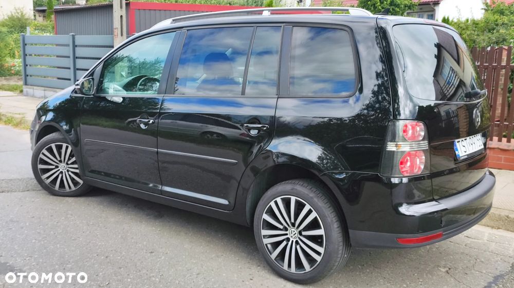 Volkswagen Touran 2.0 TDI DPF Highline - 4