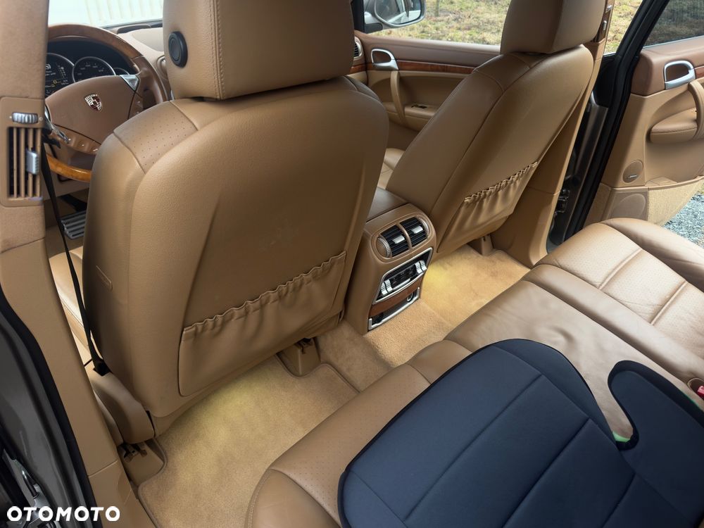 Porsche Cayenne - 14