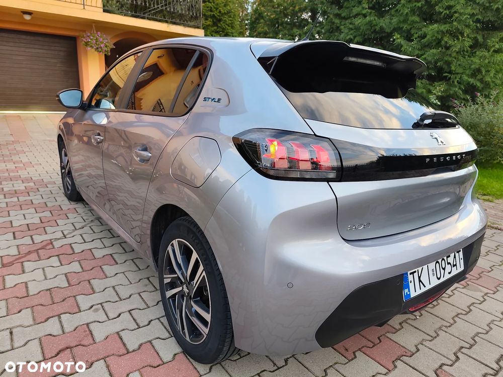 Peugeot 208 PureTech 100 EAT8 Allure - 11