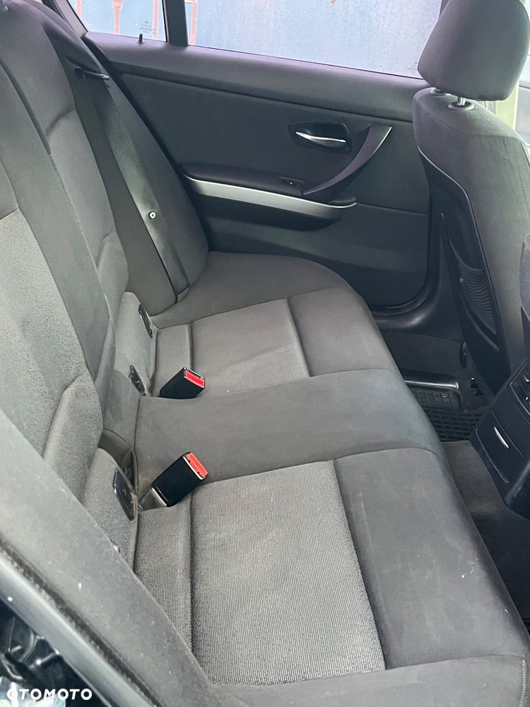 BMW Seria 3 320d - 29