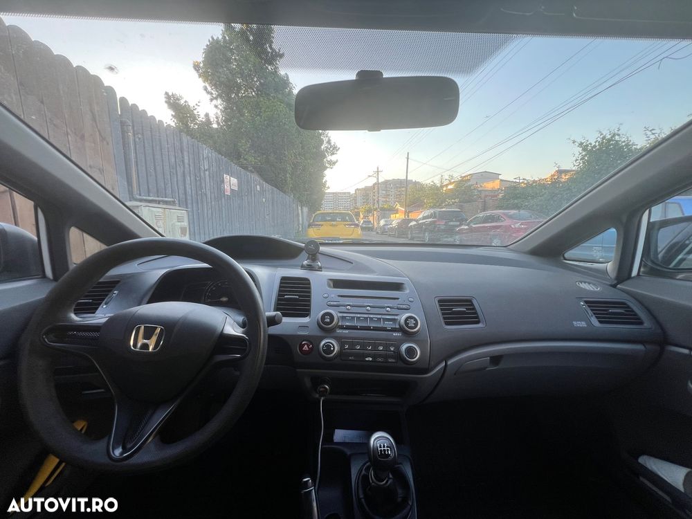 Honda Civic 1.8 S - 8