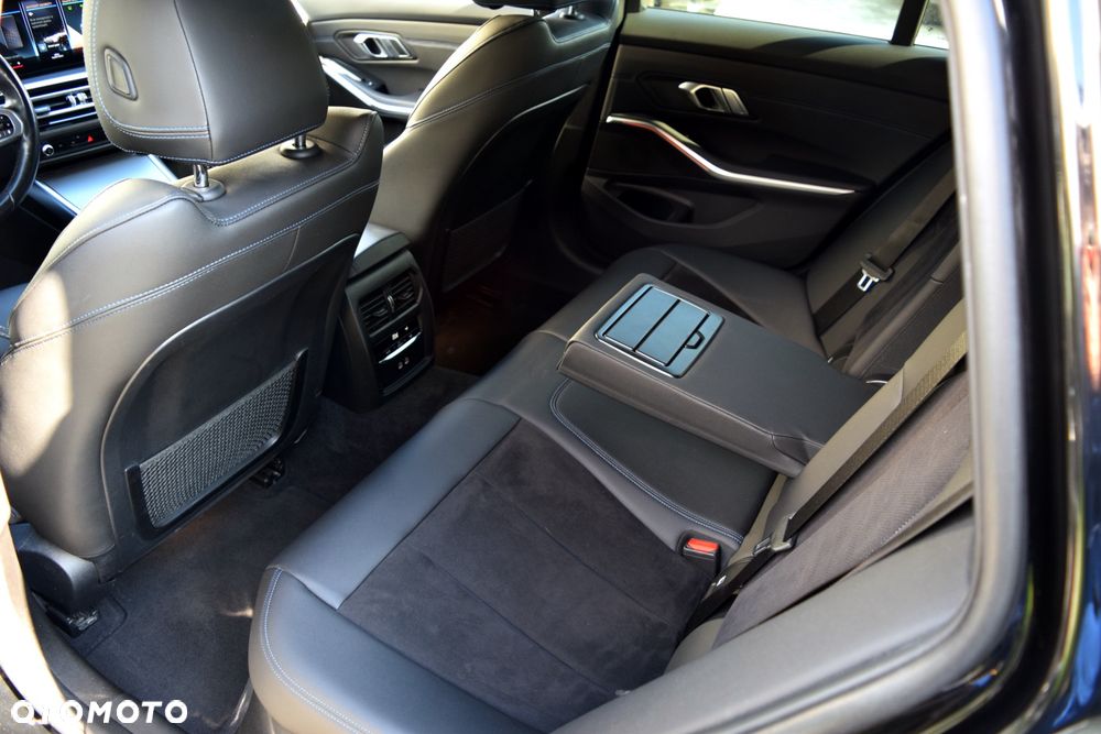 BMW Seria 3 320d xDrive M Sport sport - 25