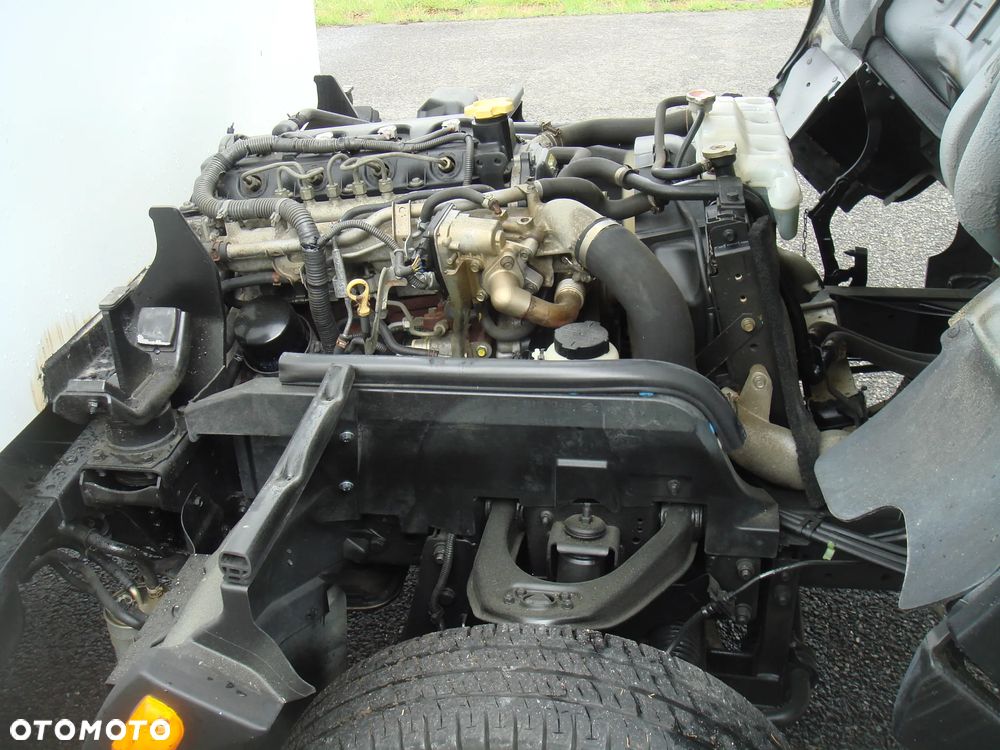Nissan CABSTAR - 21