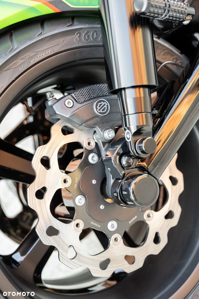 Harley-Davidson V-Rod Muscle - 24