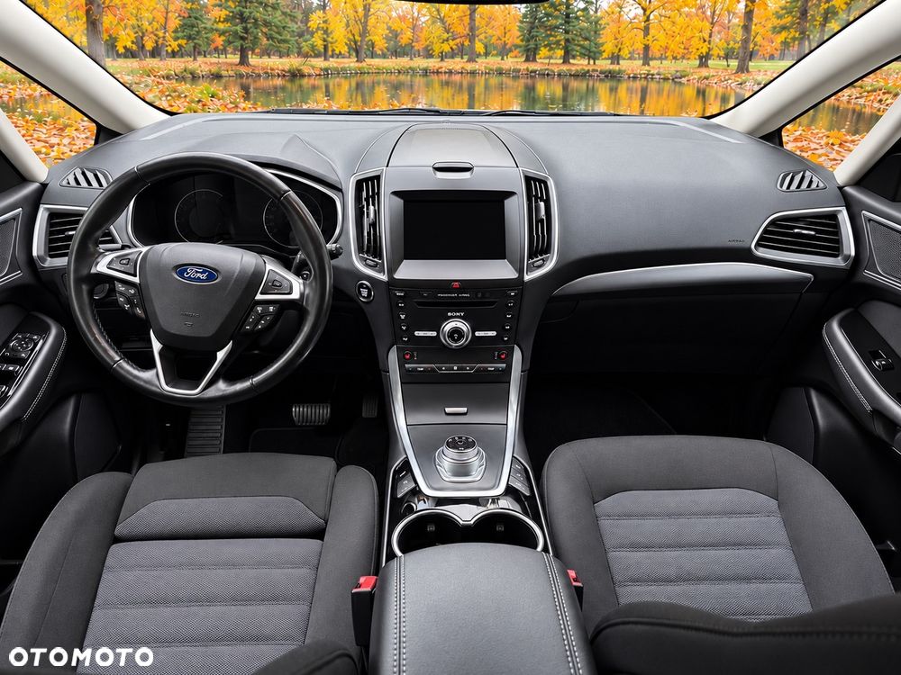 Ford S-Max - 12