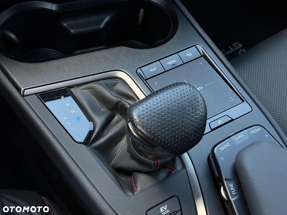 Lexus UX 250h GPF F Sport AWD - 35