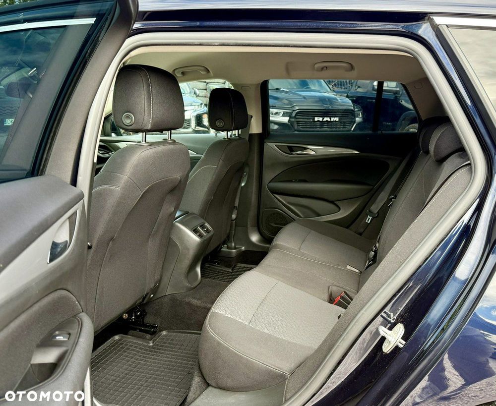 Opel Insignia 2.0 CDTI Innovation S&S - 10