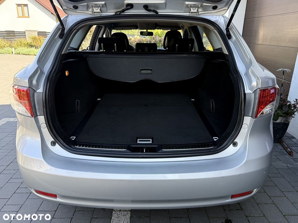 Toyota Avensis - 37