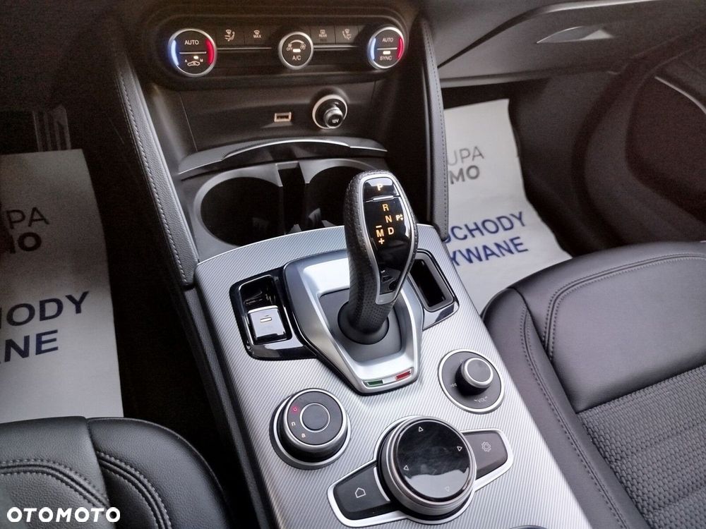 Alfa Romeo Stelvio 2.0 Turbo Sprint Q4 - 21