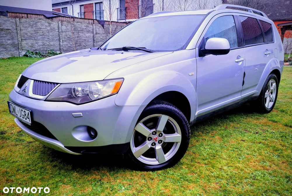Mitsubishi Outlander 2.0 DID Intense + - 12