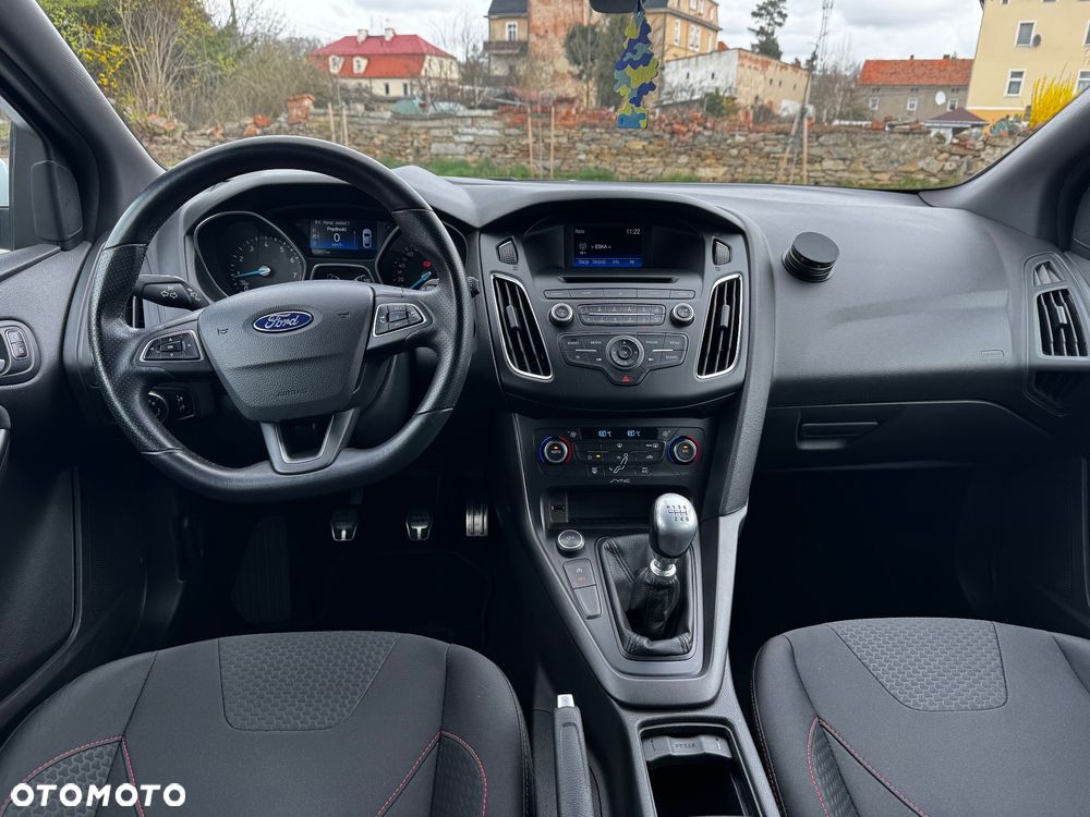 Ford Focus 1.0 EcoBoost Start-Stopp-System ST-LINE - 19