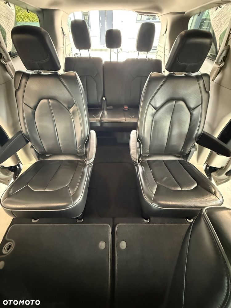 Chrysler Pacifica - 25