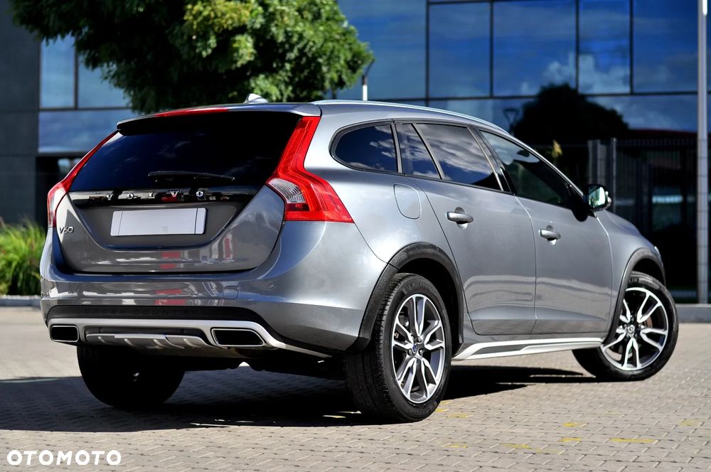 Volvo V60 Cross Country D3 Drive-E Summum - 6