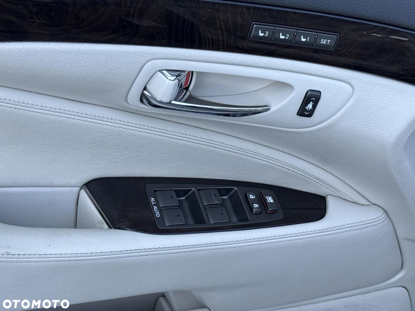 Lexus LS 460 Prestige - 9
