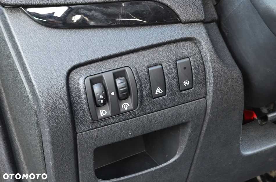 Renault Scenic Energy TCe 115 S&S Xmod Bose Edition - 27