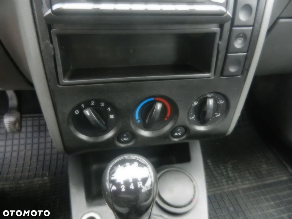 Ford Fusion 1.4 Ambiente - 12