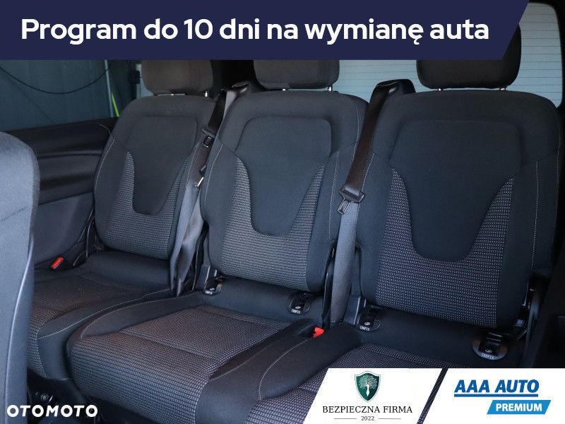 Mercedes-Benz Klasa V - 21