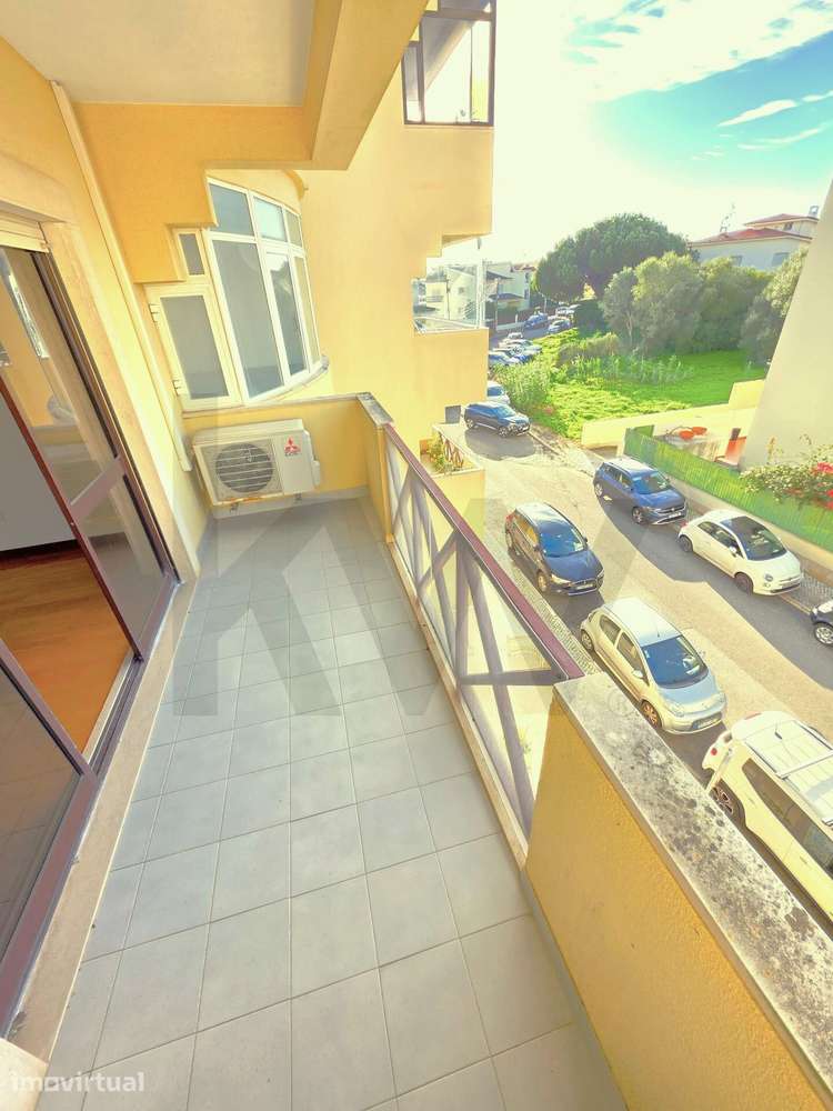 T2 com Varanda, Estacionamento e Jardim | Junto ao Parque | A 1 km da - Grande imagem: 2/26