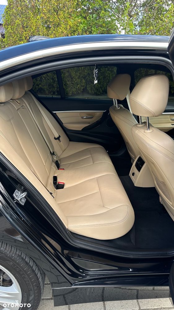 BMW Seria 3 330i Luxury Line sport - 10