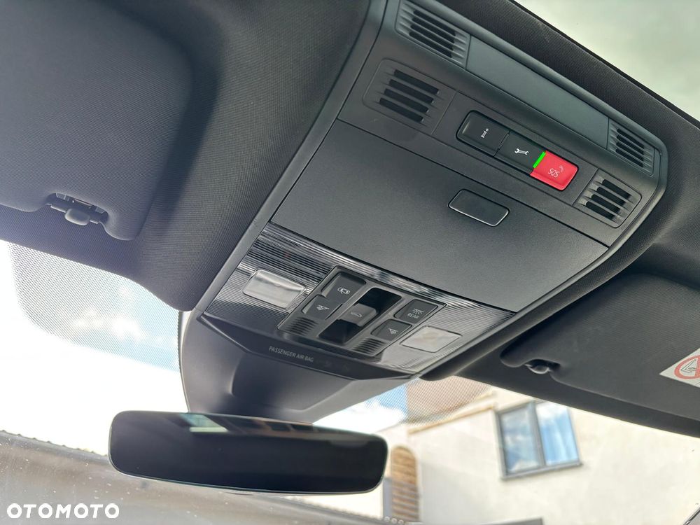 Volkswagen Arteon 2.0 TDI SCR 4Motion DSG R-Line Edition - 33
