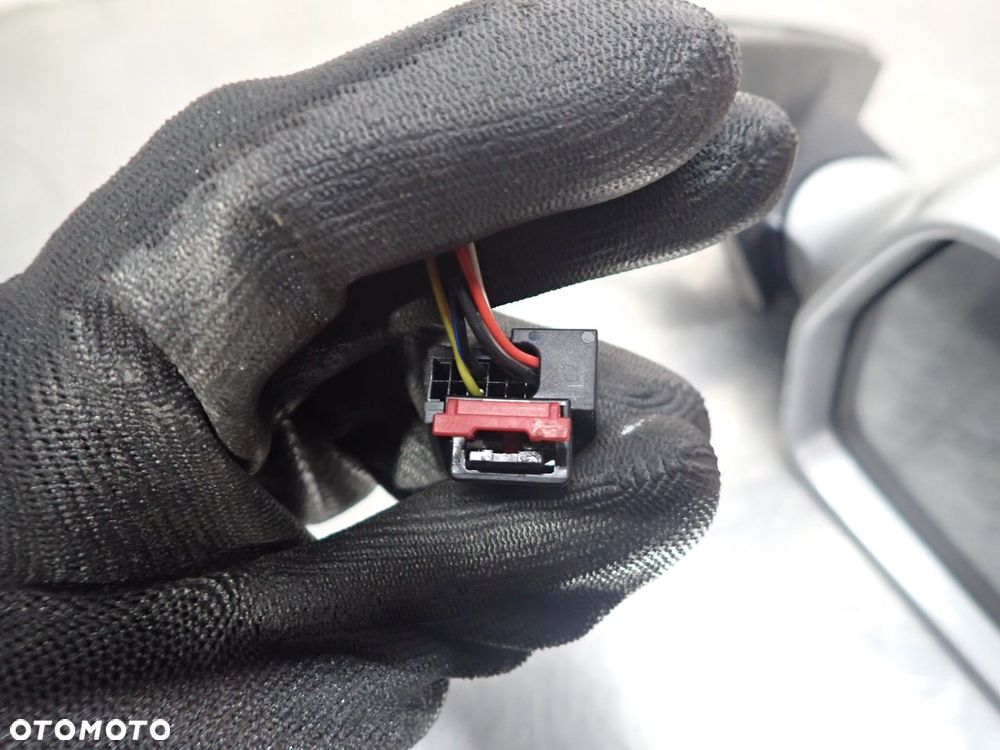 LUSTERKO PRAWE ELEKTRYCZNE AUDI A4 B8 2.0 - 7