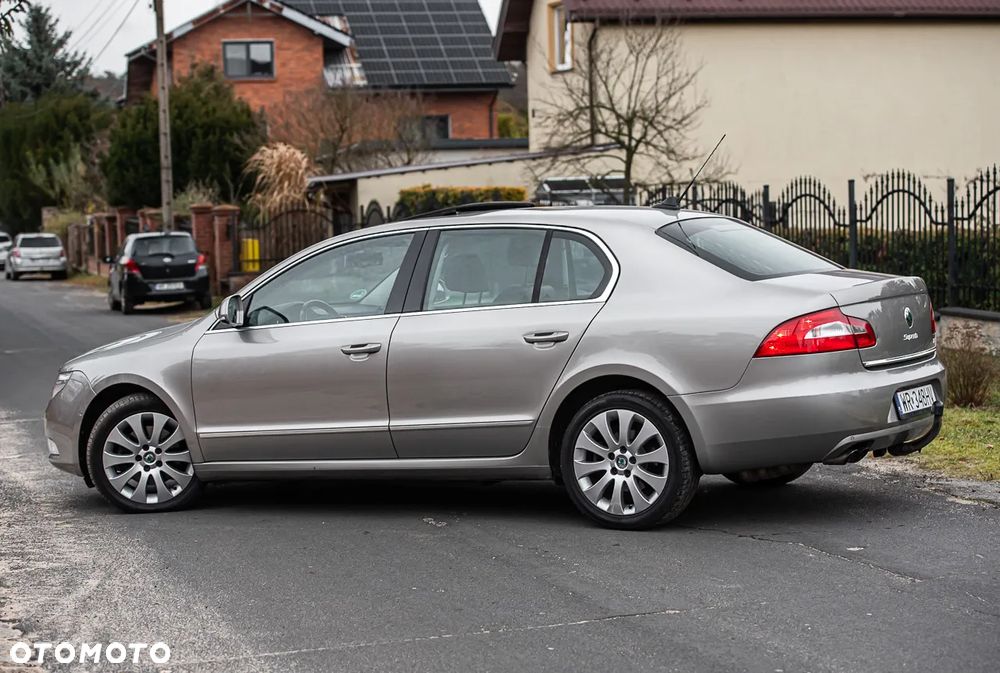 Skoda Superb 2.0 TDI DSG Elegance - 15