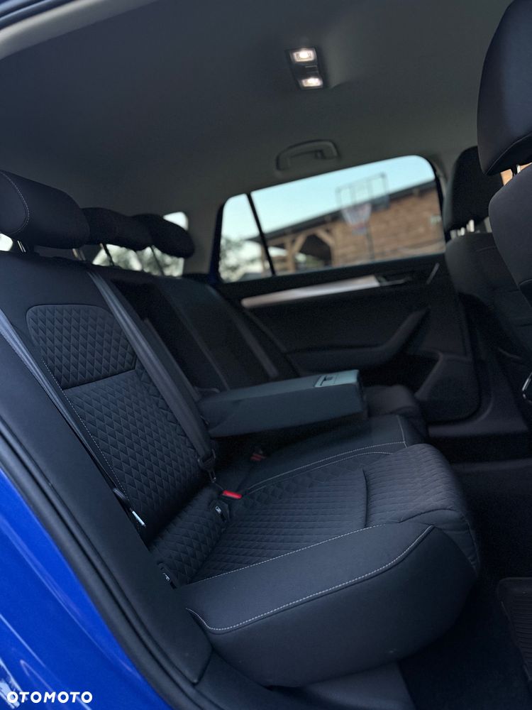 Skoda Superb 2.0 TDI SCR Ambition DSG - 35