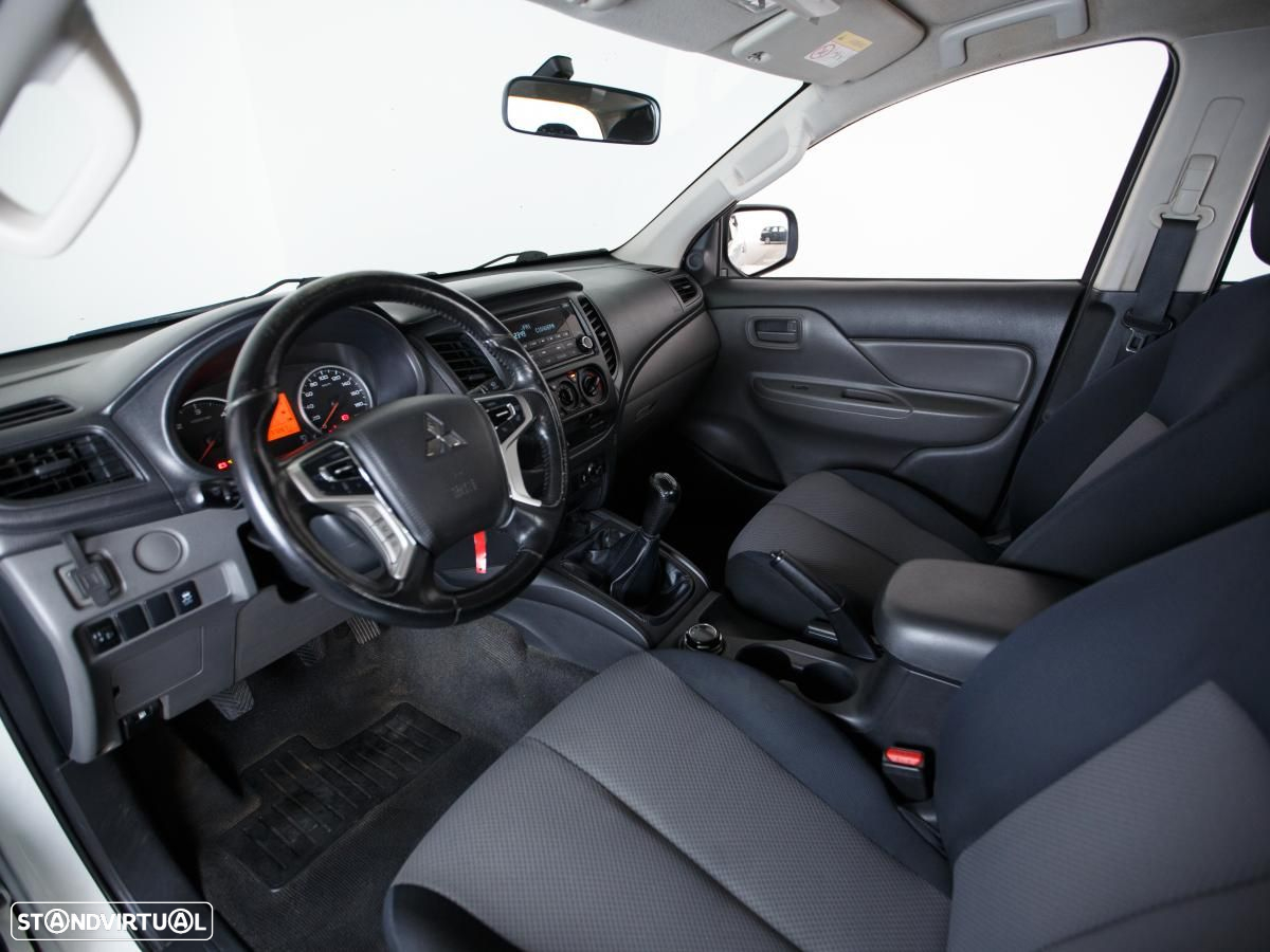 Mitsubishi L200 - 16