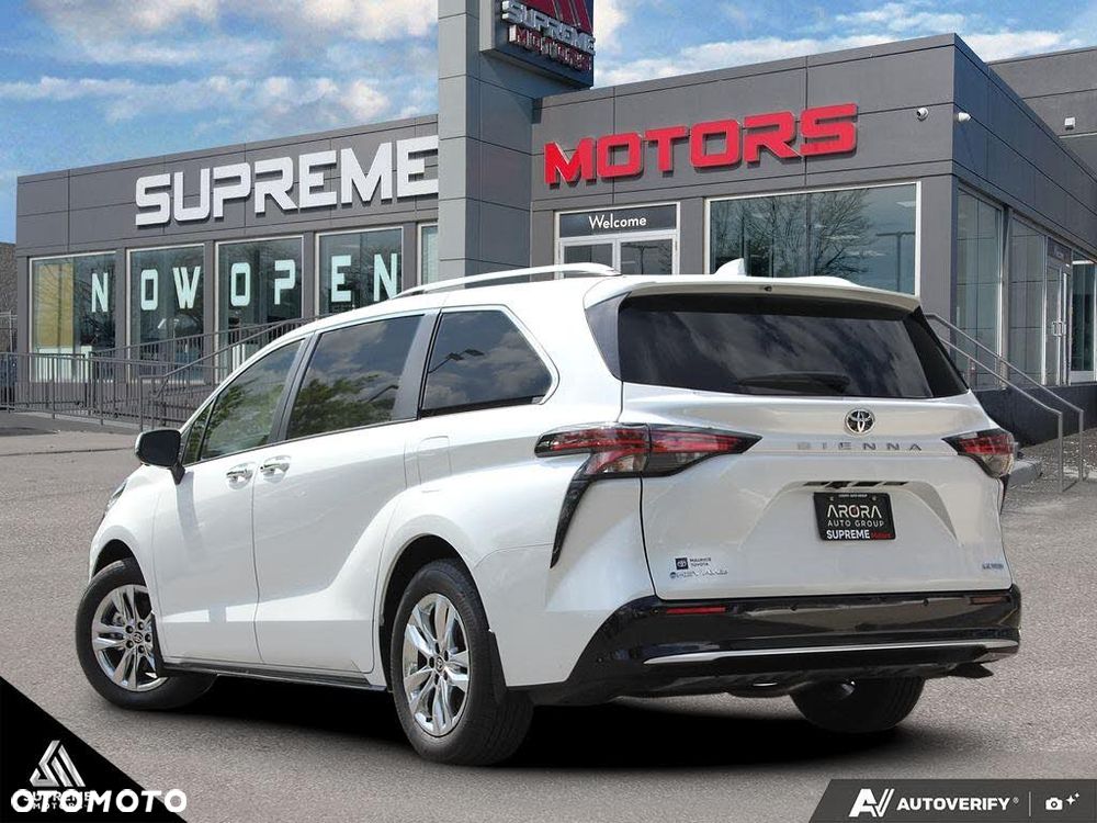 Toyota Sienna - 4
