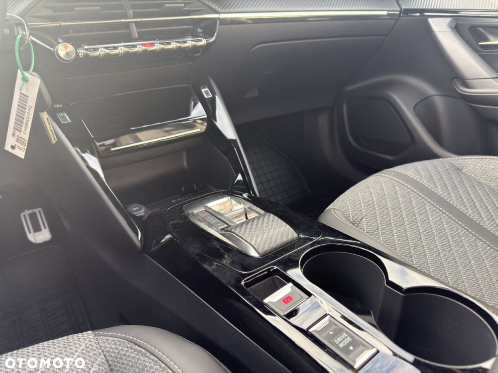 Peugeot 2008 PureTech mHEV Allure e-DCS6 - 19