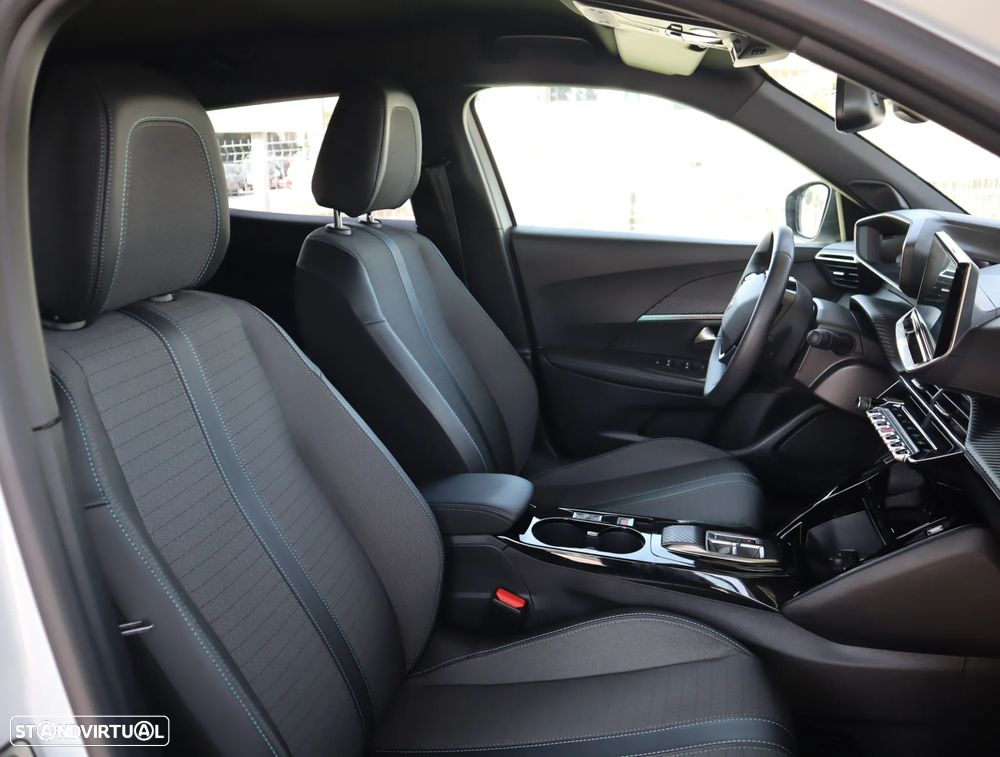 Peugeot e-2008 Allure - 5