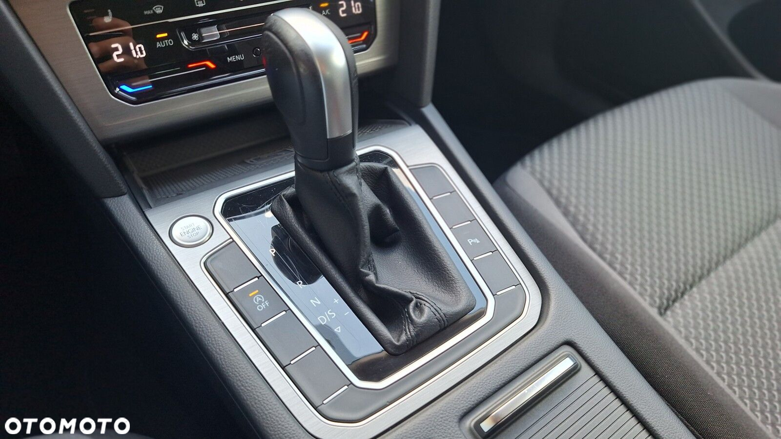 Volkswagen Passat - 34