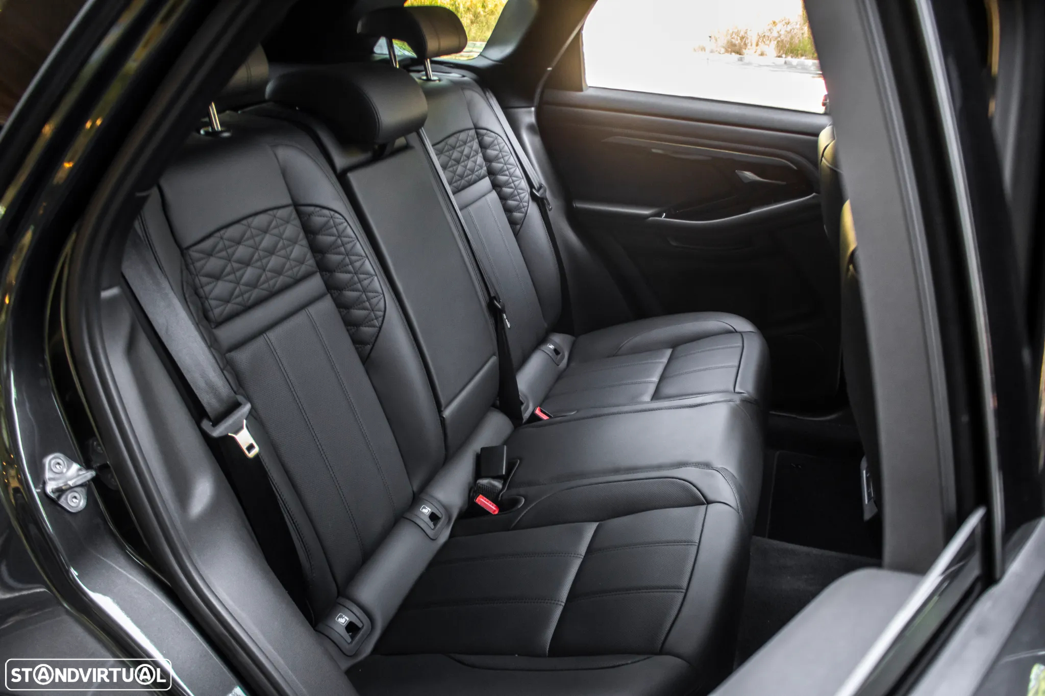 Land Rover Range Rover Evoque 2.0 D180 AWD HSE Auto - 31
