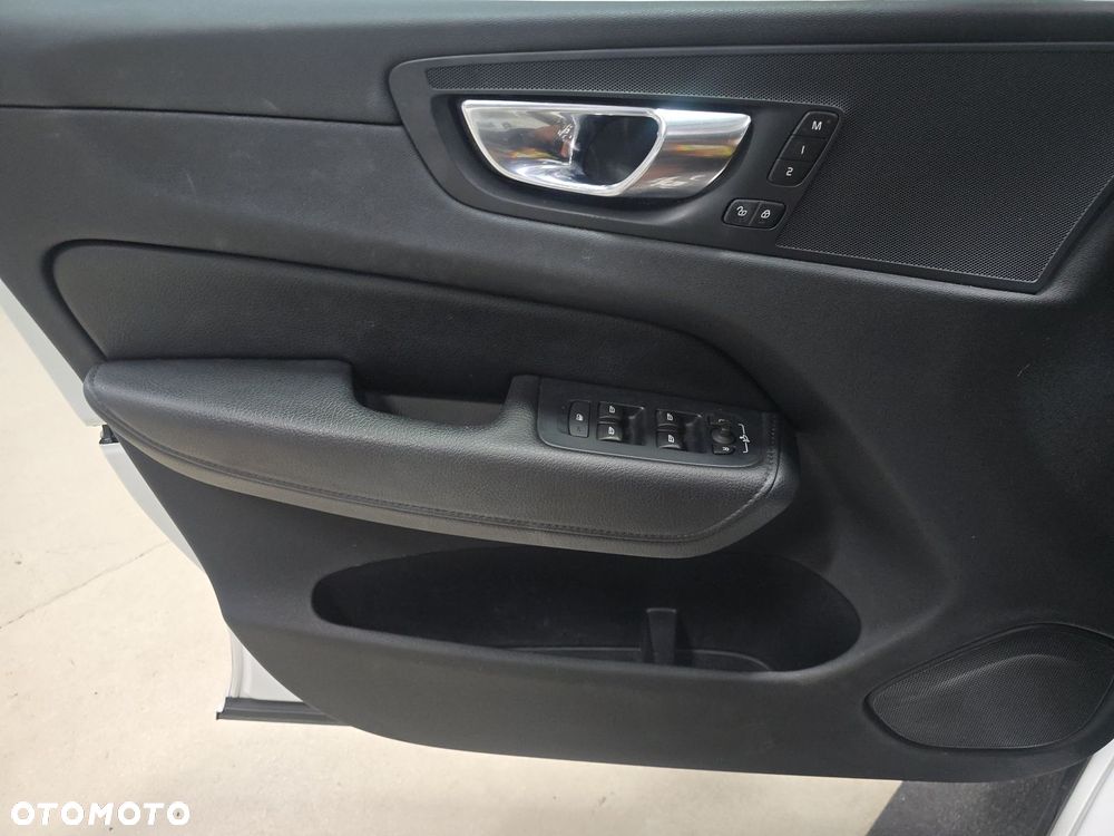 Volvo XC 60 B5 B Geartronic Momentum Pro - 10