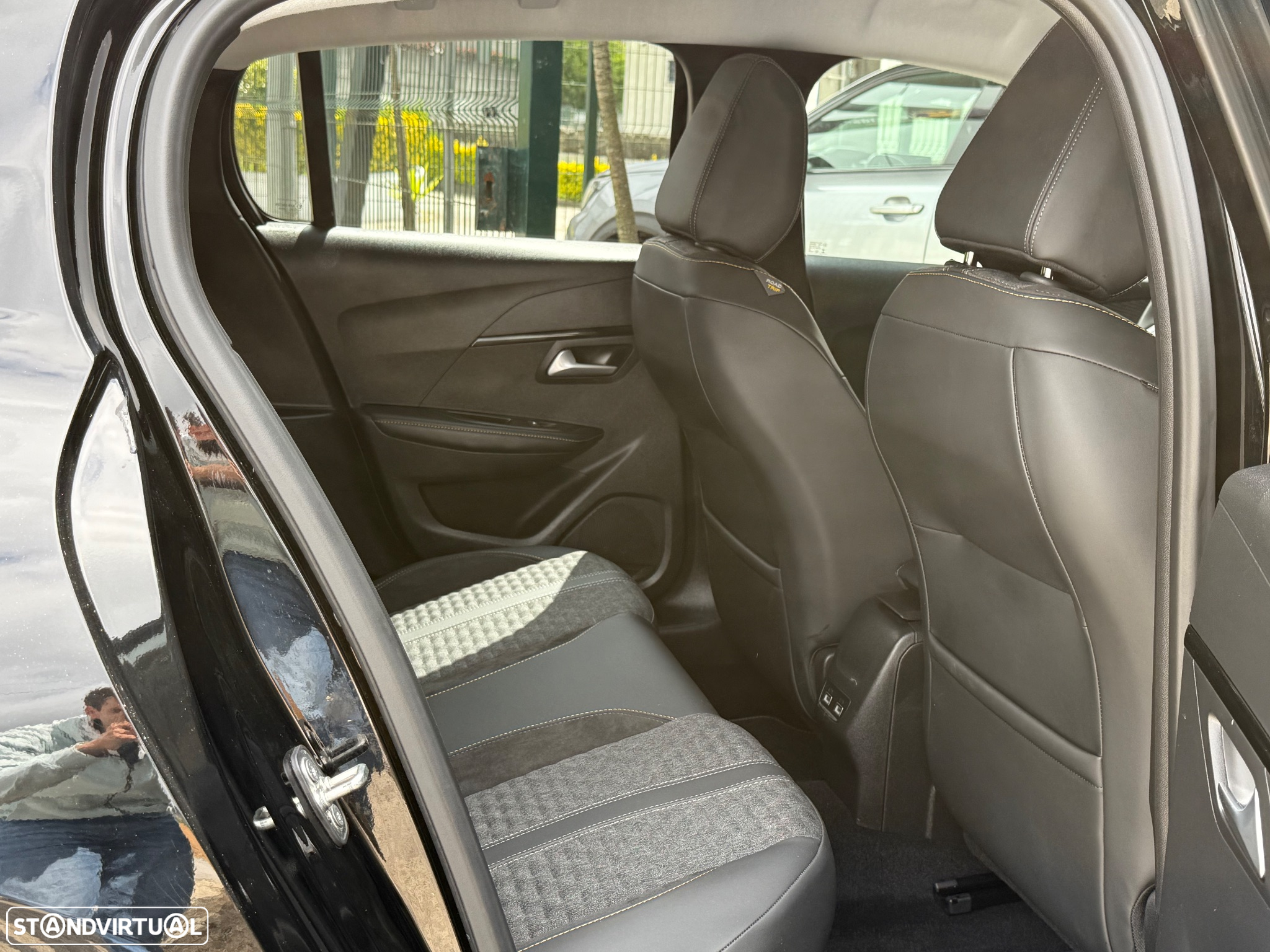 Peugeot 208 1.2 PureTech Allure - 42