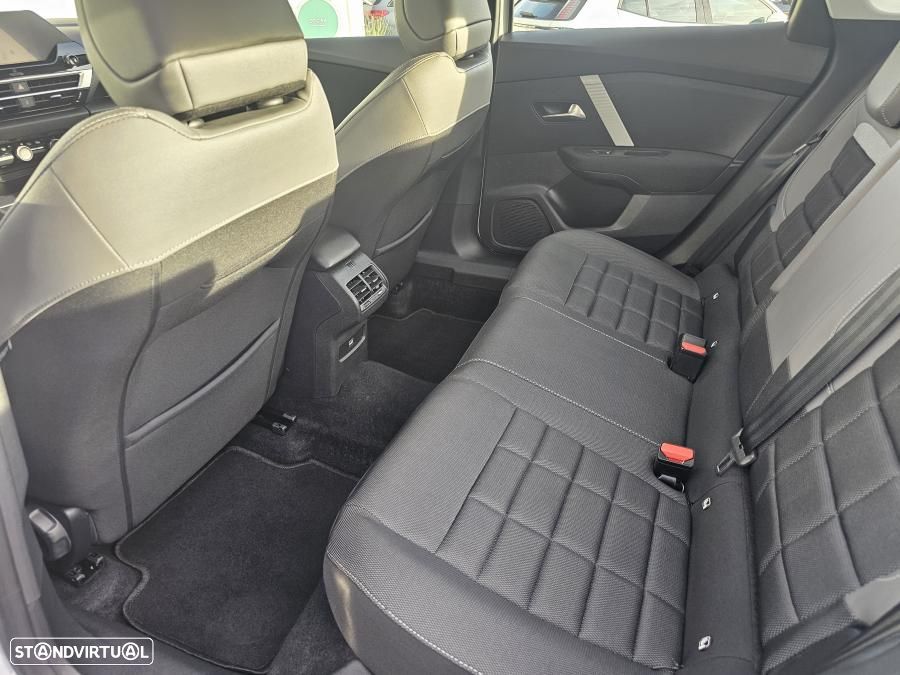 Citroën C4 X 1.2 Hybrid Plus e-DSC6 - 17