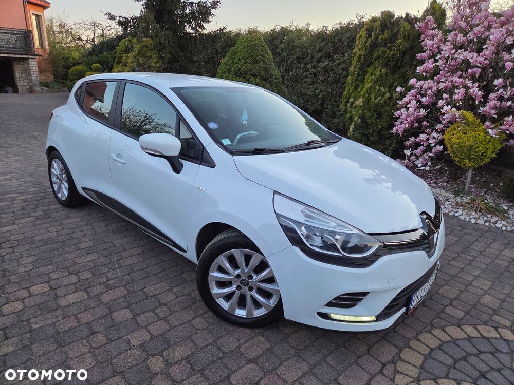 Renault Clio 1.2 16V 75 Expression - 12