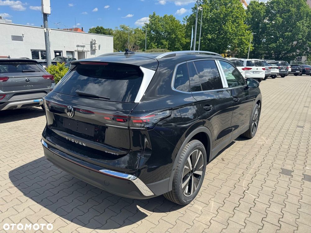 Volkswagen Tiguan - 4