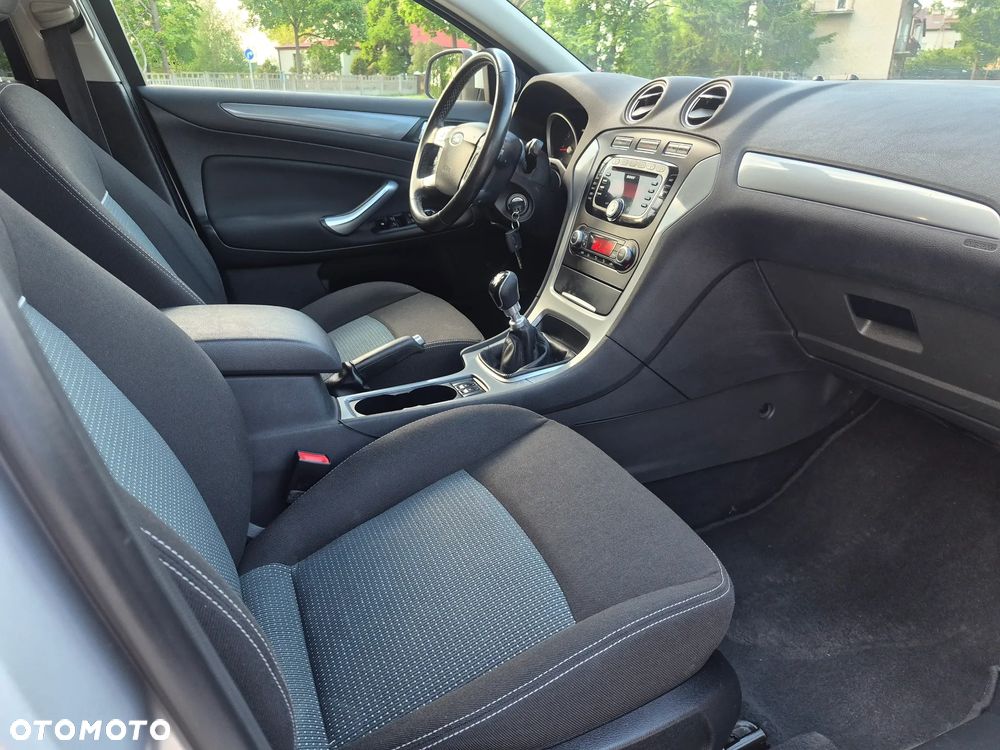 Ford Mondeo 1.6 TDCi Ambiente - 9