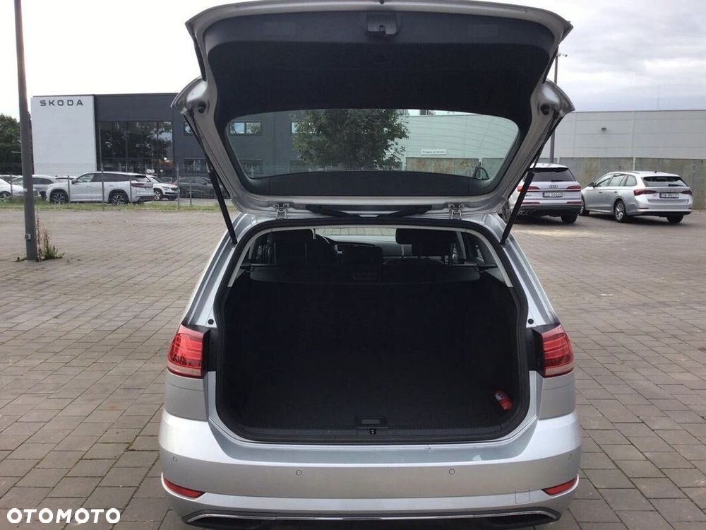 Volkswagen Golf Variant - 8