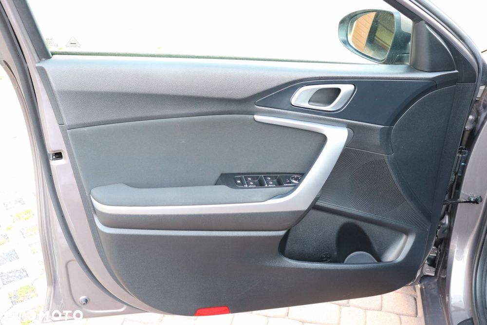 Kia Ceed - 23