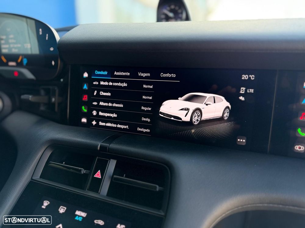 Porsche Taycan Cross Turismo 4S - 48