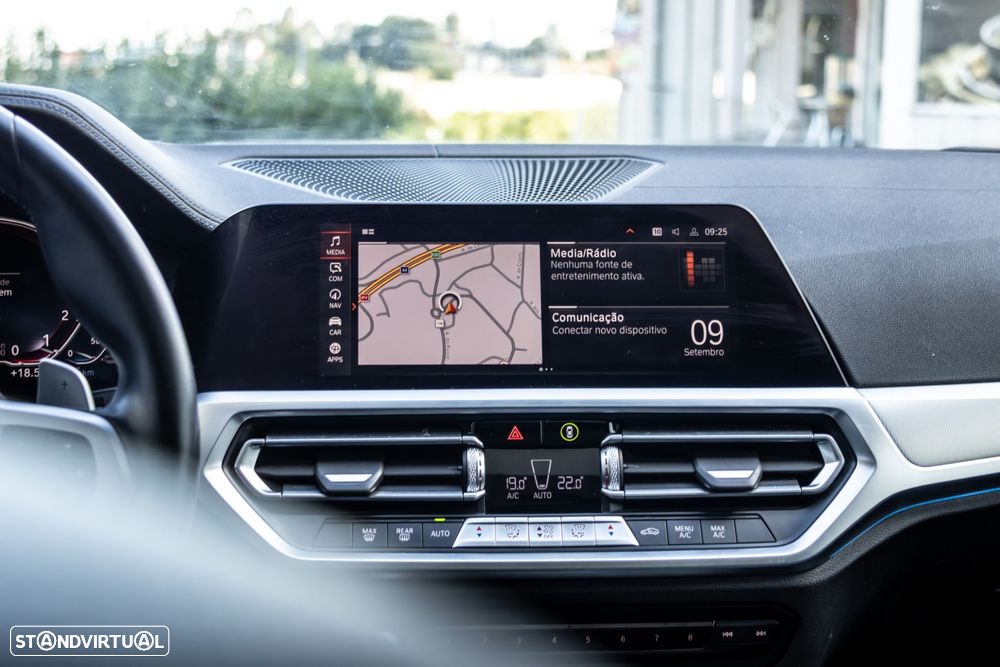 BMW 330 e Pack Desportivo M Pro Auto - 18