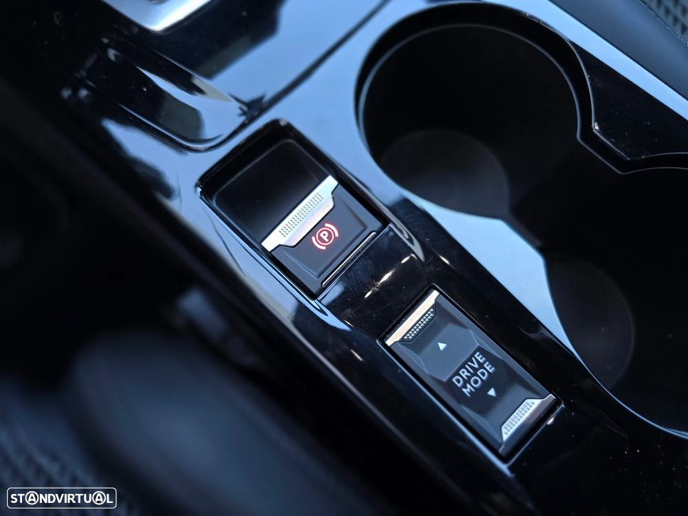 Peugeot e-208 GT - 31